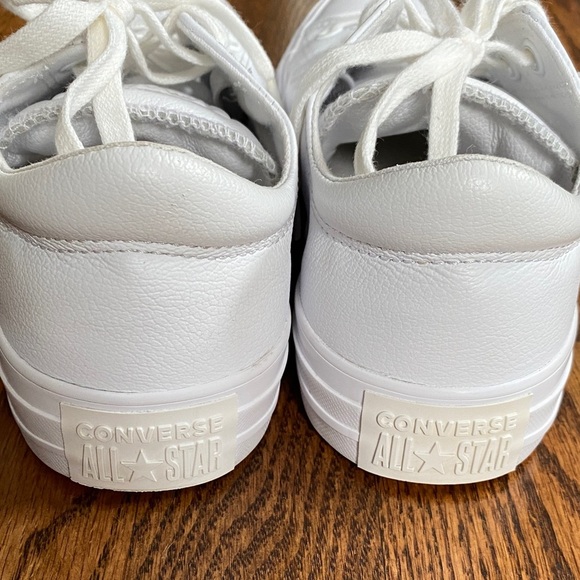 Chuck Taylor Madison OX low top leather converse, size 7.5. Excellent condition - Picture 5 of 13